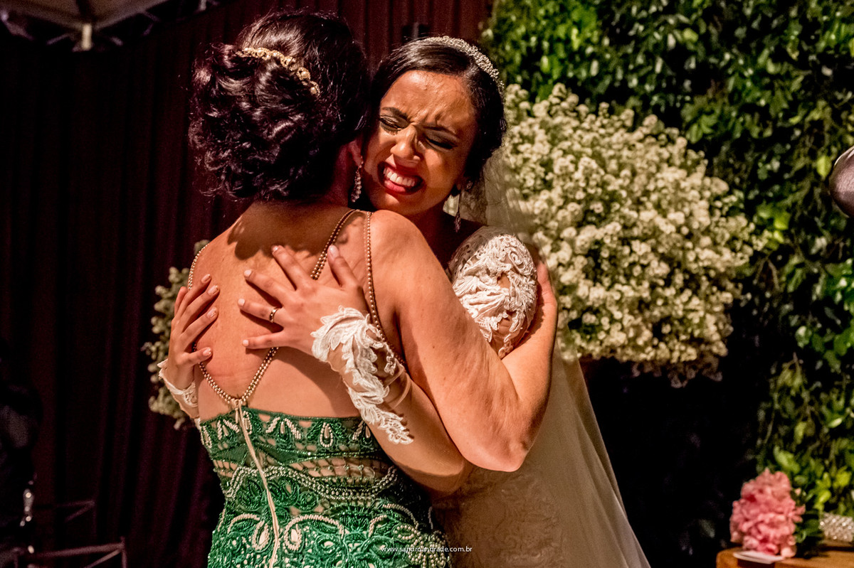 fotografia do momento, Emoção, abraço dos pais da noiva