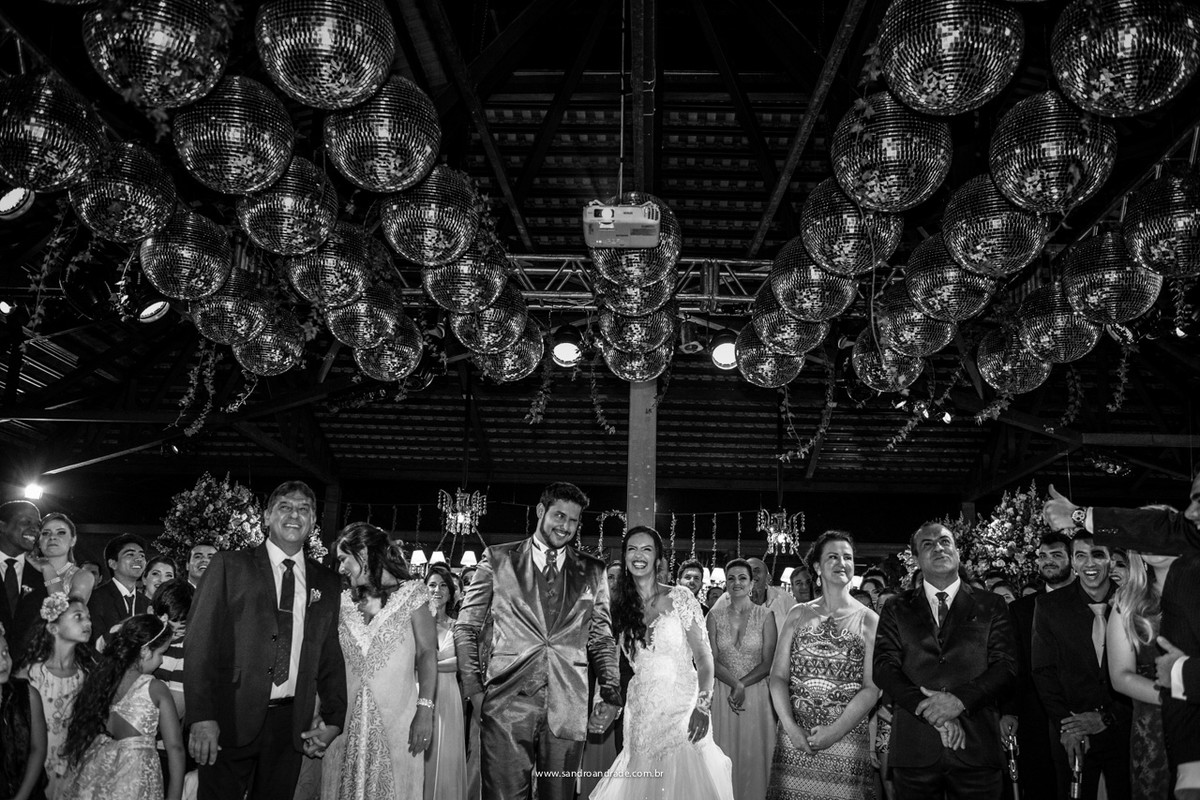 Momento de homenagem dos padrinhos aos noivos