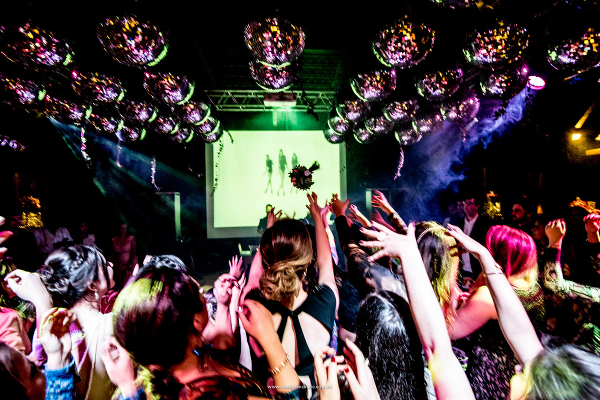 O buquet da noiva e as amigas solteironas