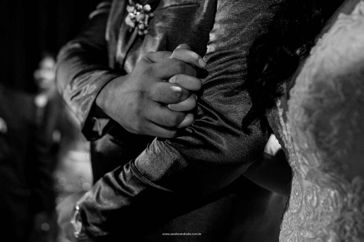 Um gesto, um toque, sentimentos a flor da pele