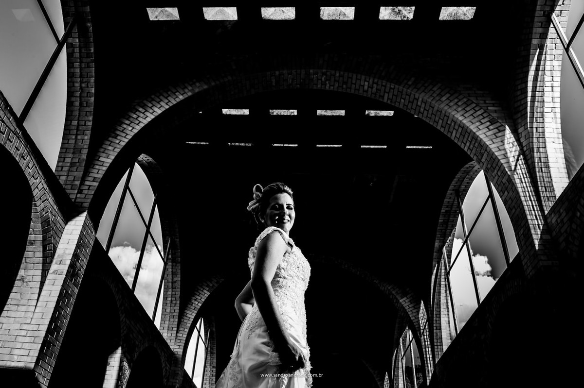 Vamos dançar, noiva dançando em sua previa de noiva