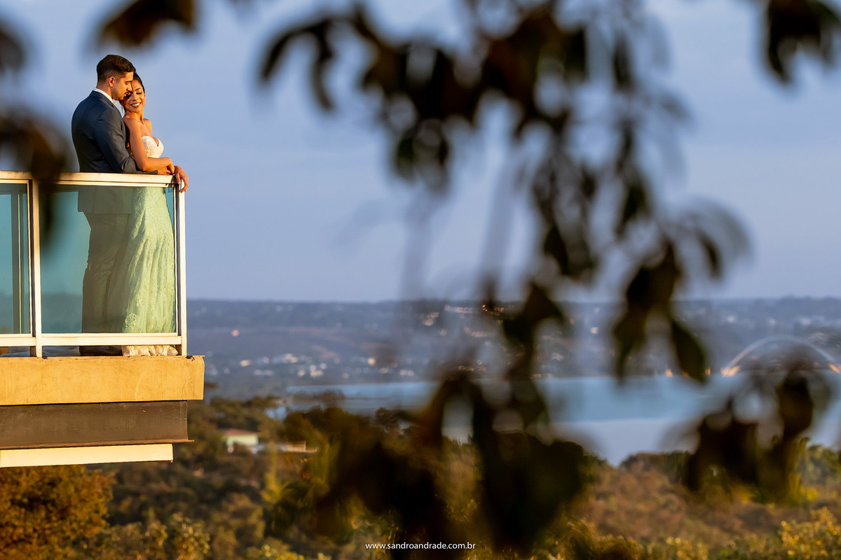 Muito amor transmitido em uma foto só, ainda no mesmo local, Gabriel e Vanessa estão bem agarradinho e apaixonados.
