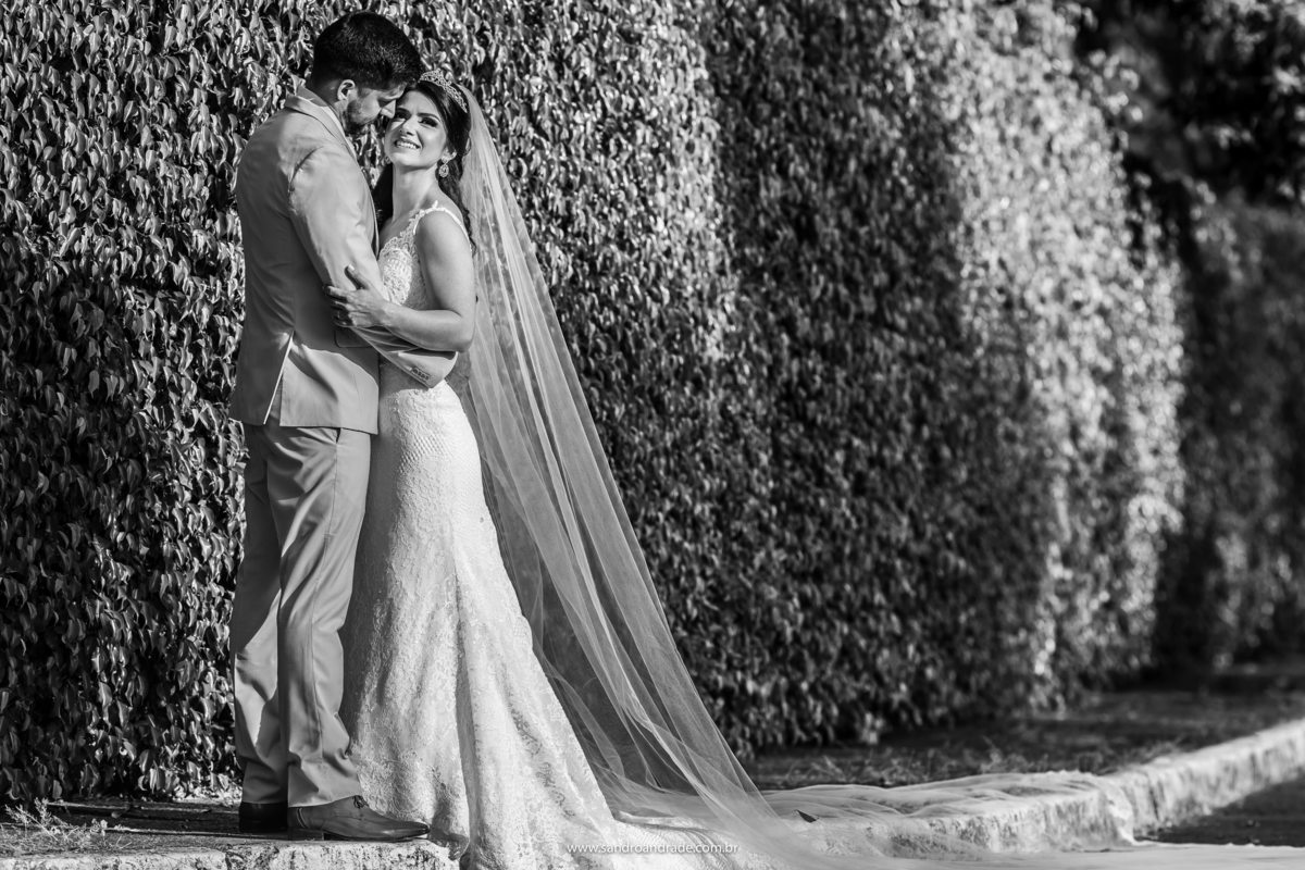 Luiza esnoba Michell (risos), enquanto ele a olha apaixonado, uma imagem preto e branco com o olhar magnifico do nosso artista Sandro Andrade um dos melhores fotógrafos do Brasil.