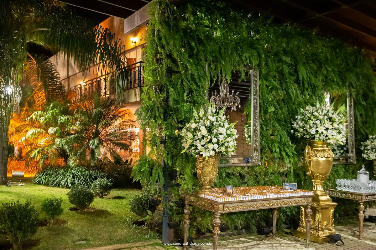 Decoração da mesa dos bem casados.
