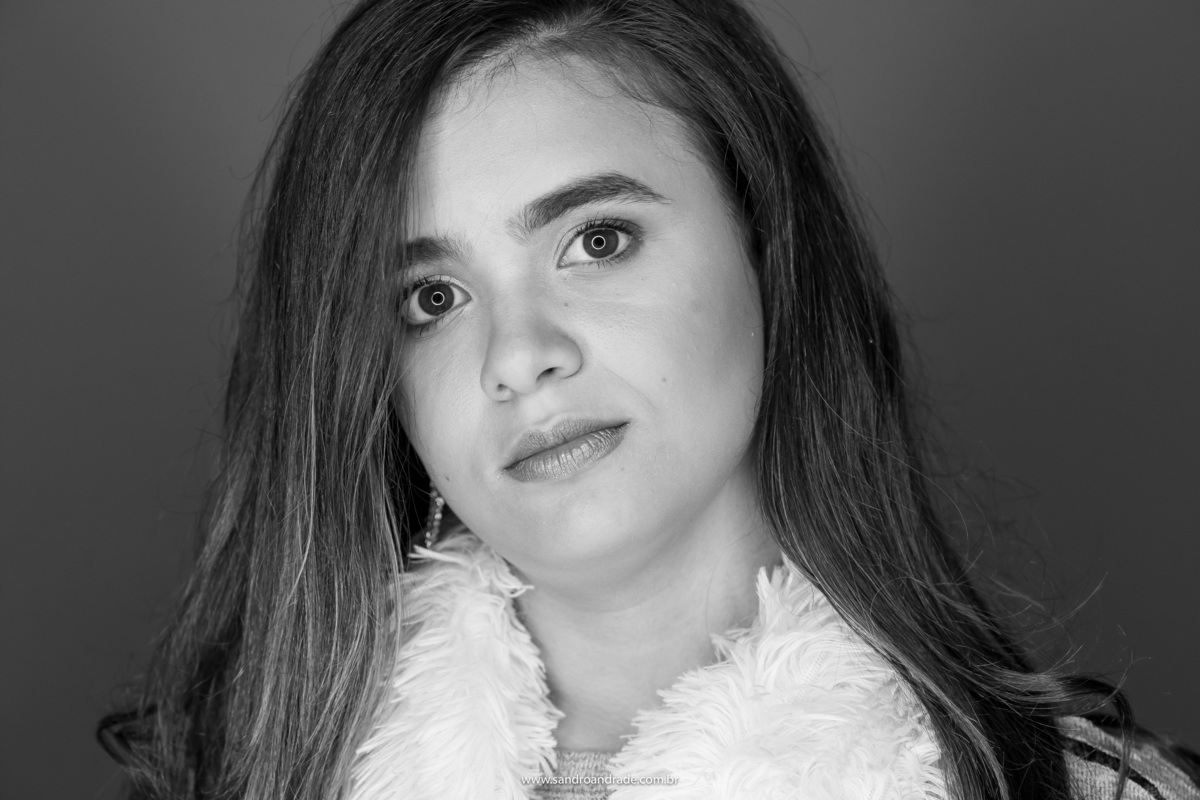 Retrato da minha Princess...em preto e branco. Agora no aconchego do nosso lar,  o que ninguém diz, pois parece que foi feita em um stúdio.