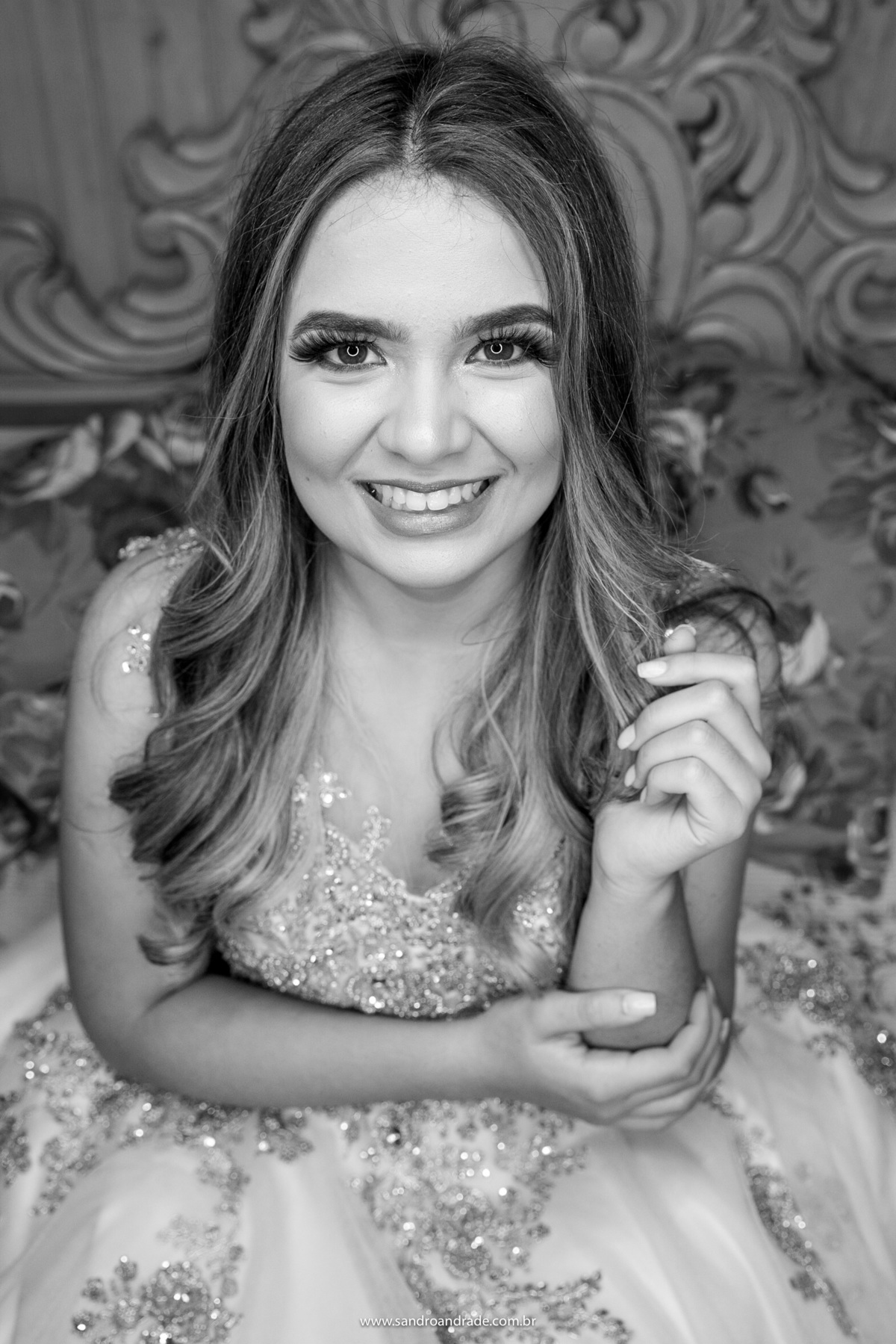 Mais uma desse sequencia de retratos, mas aqui...sorrindo, um lindo sorriso feliz. Te amamos minha filha, tanto quanto seus irmãos, vocês três são nossas vidas, opsss...vocês cinco, ainda tem a Pinpin e o Nuty irmãozinhos de pelos e patas, vocês são tudo.