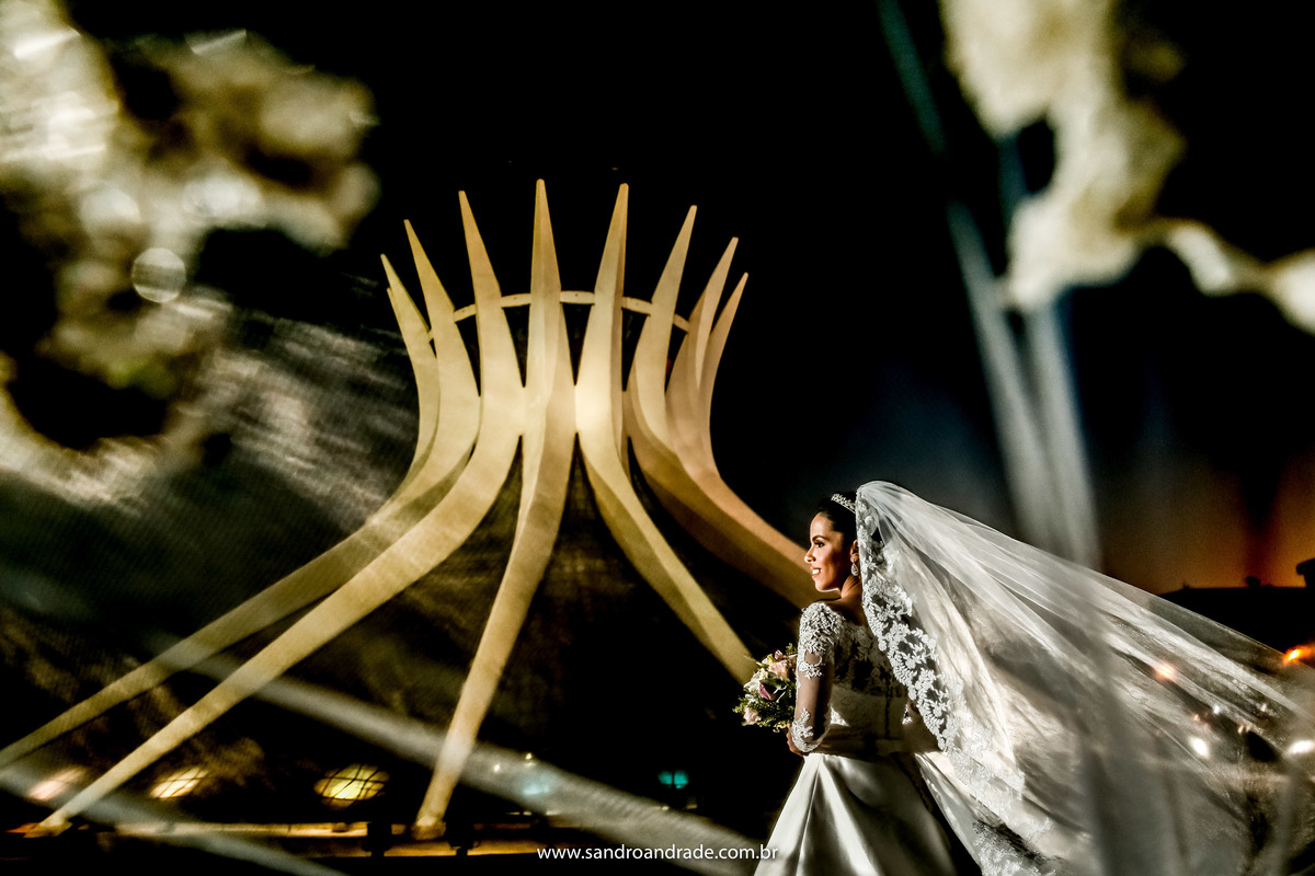 Sandro Andrade é um fotógrafo único e não só por ser meu marido, mas reconheço o profissional que ele é, um fotógrafo premiado, que ministra workshops e palestras no Brasil todo, por causa de fotos como esta, de uma sensibilidade e conhecimento imenso.