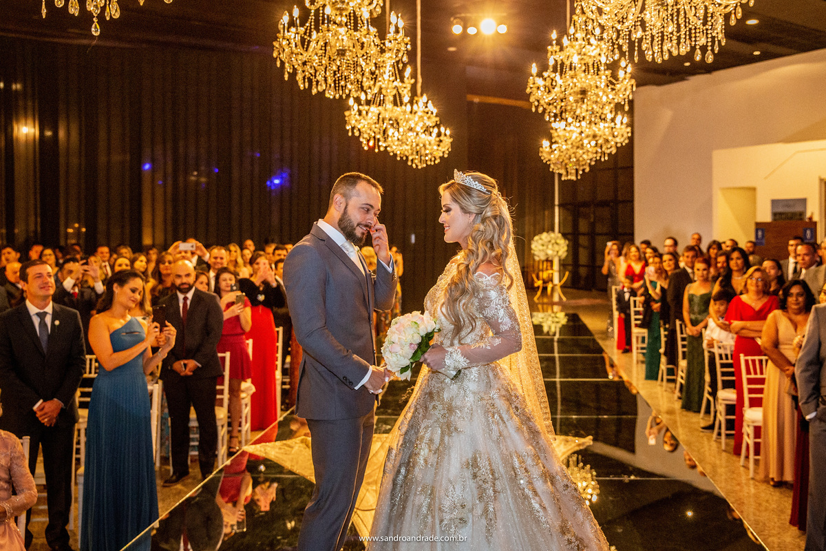 Caiu um cisco no olho...Rafael seca uma lágrima.