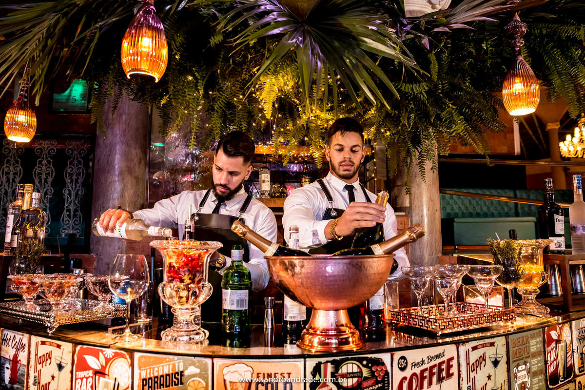 Os bartenders da Mix Drinks.