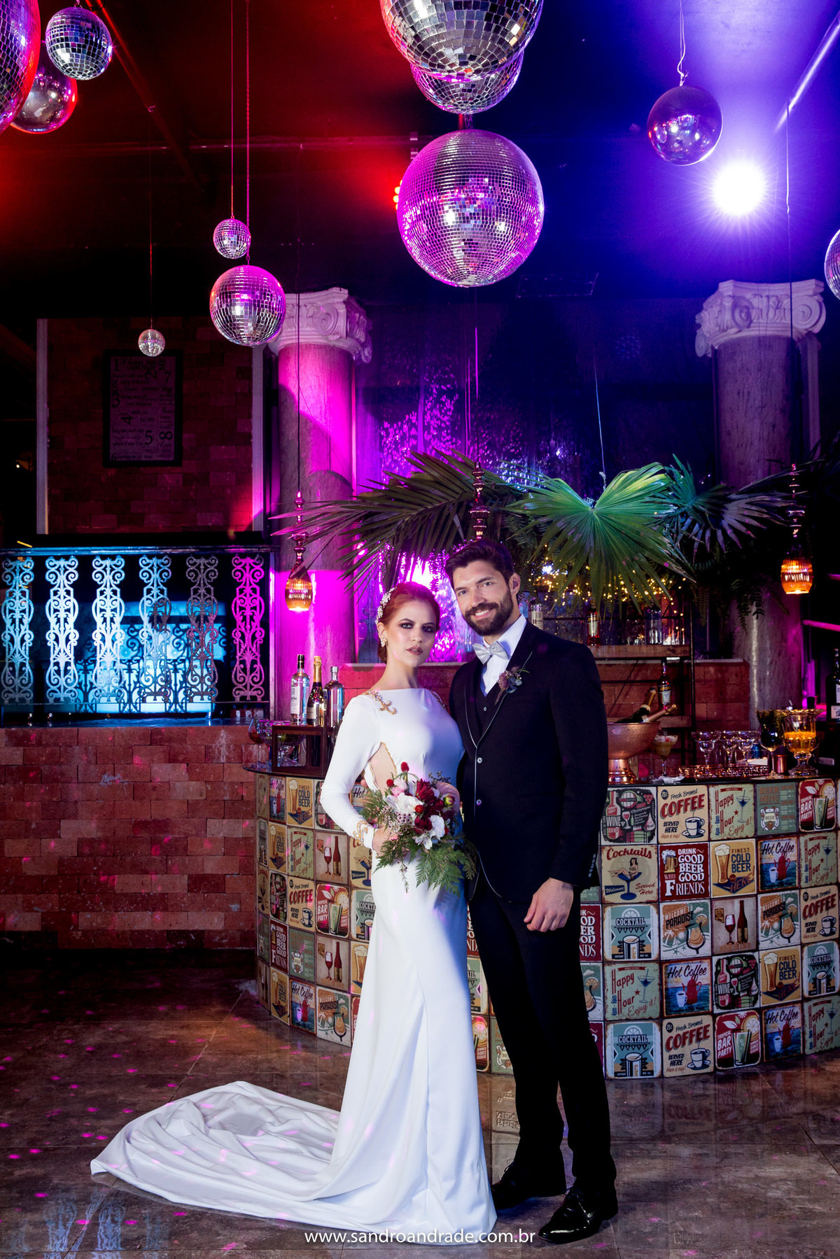 Sandro Andrade foi o fotógrafo escolhido para este editorial pela dona da Villa Giardini, ela disse que não poderia ser outro porque só ele tem o conhecimento de luz que ela queria, as próximas fotos mostram um pouco do que ele sabe fazer, fotografo BSB.