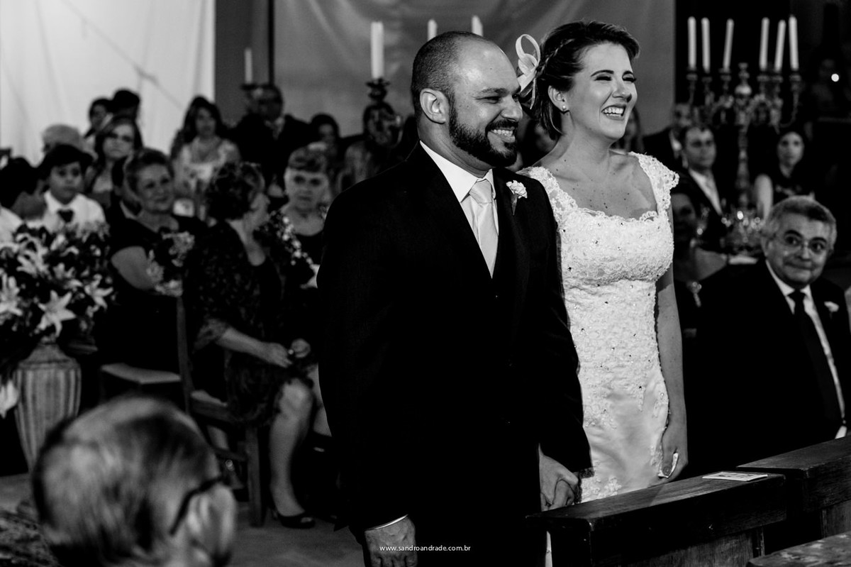 Emoção, risadas durante a cerimonia religiosa, felicidade