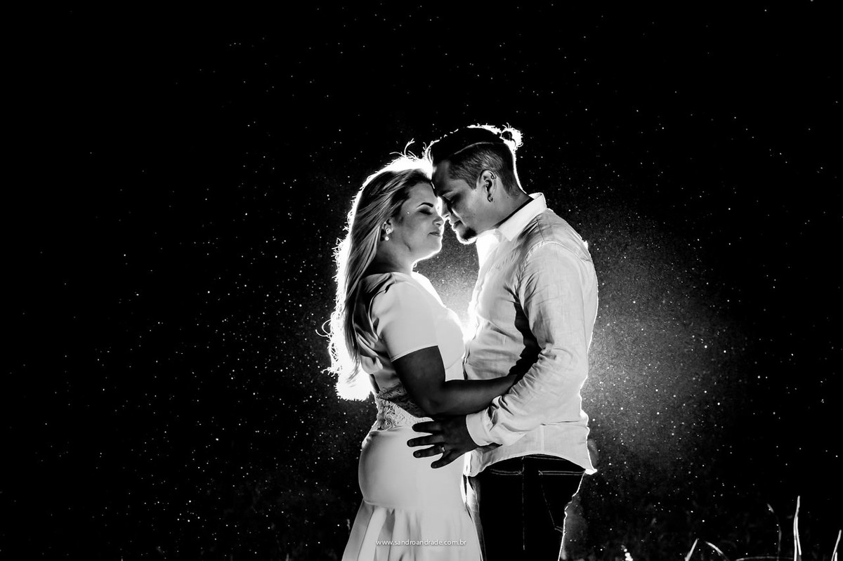 Um lindo momento a dois, teu toque, teu cheiro, o amor