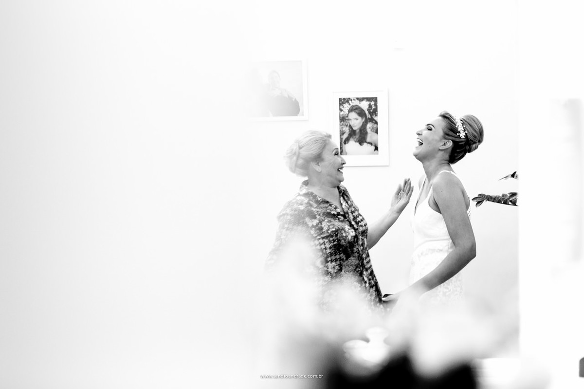 Sarah e sua mãe em um momento de muita descontração