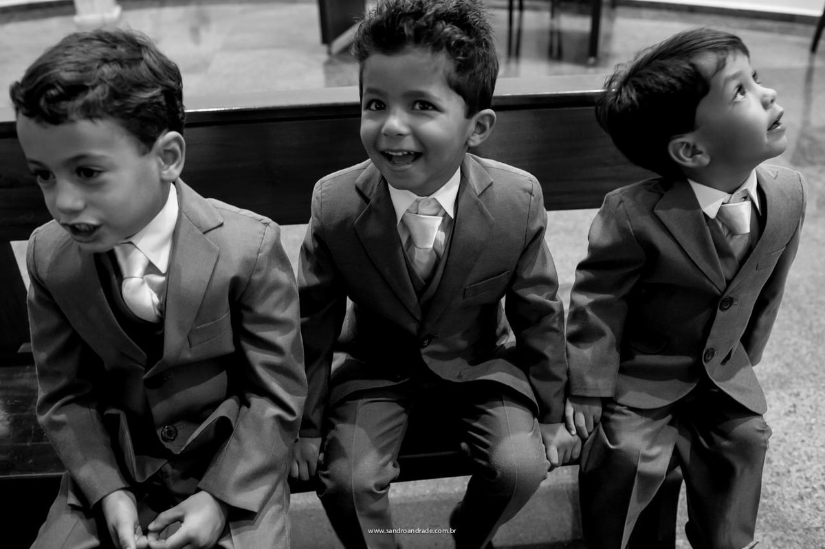 os pajens momentos antes da cerimonia começar