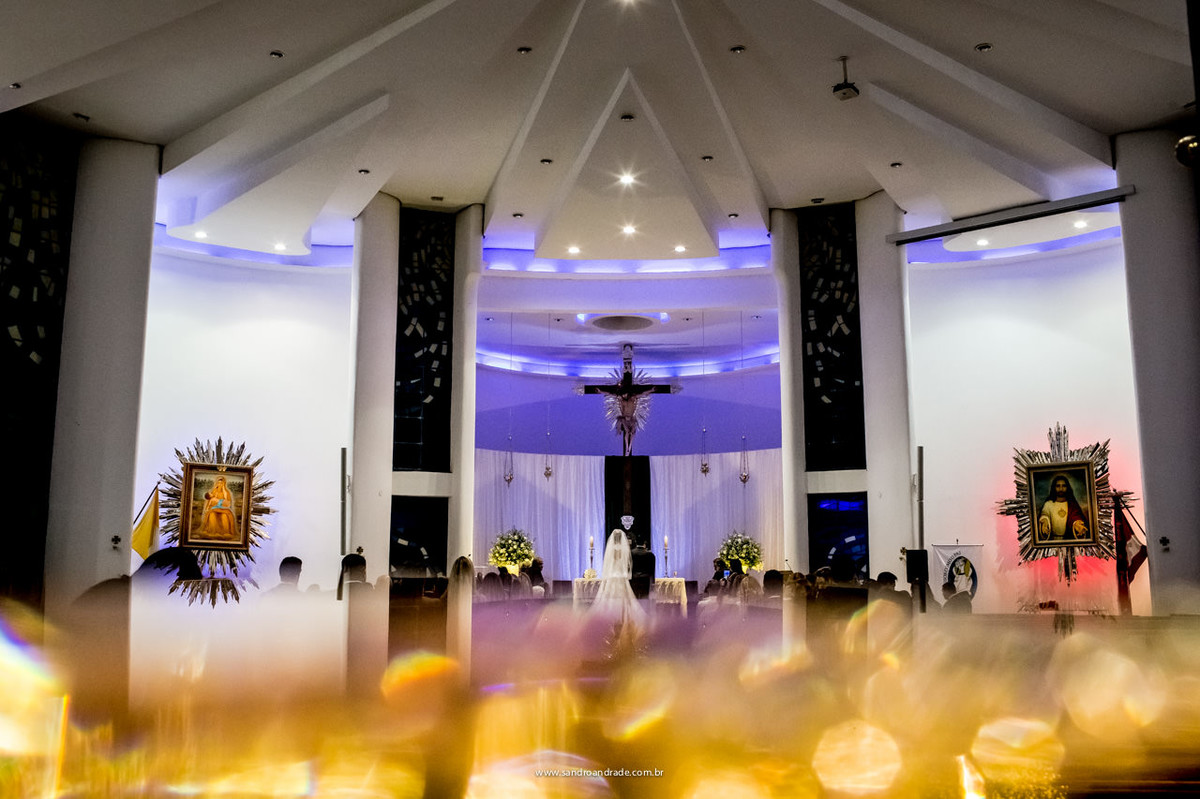 lindo casamento de sarah e amir em paroquia nossa senhora do lago, fotografia criativa de casamento por sandro andrade, melhores fotógrafos de casamento de brasilia- df
