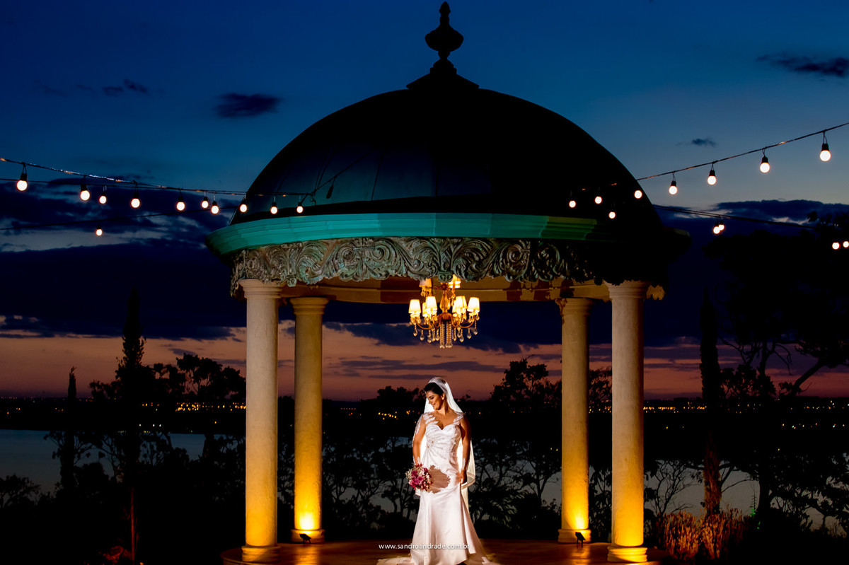 fotografia de noiva no por do sol, arquitetura romantica