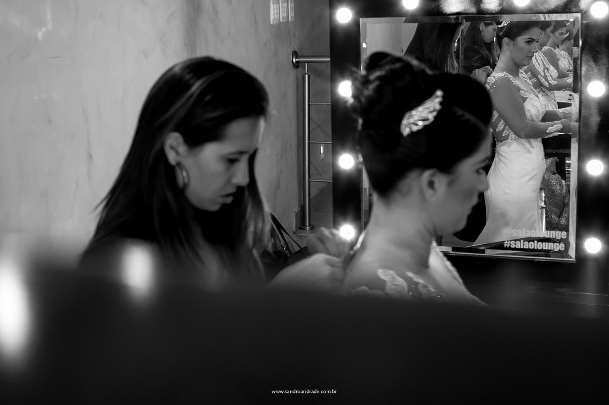 A noiva e seu vestido de noiva