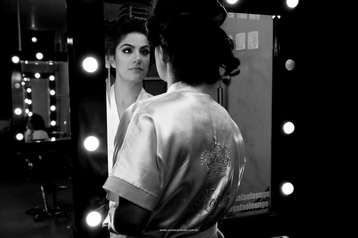 Conferindo o resultado da maquiagem