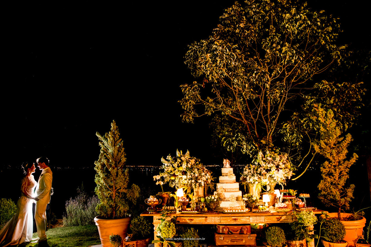 Fotografia com arte, casamento e decoração, um casal apaixonado
