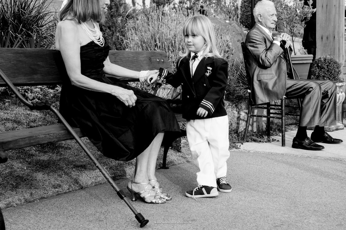 o pai, a irma e o sobrinho da noiva