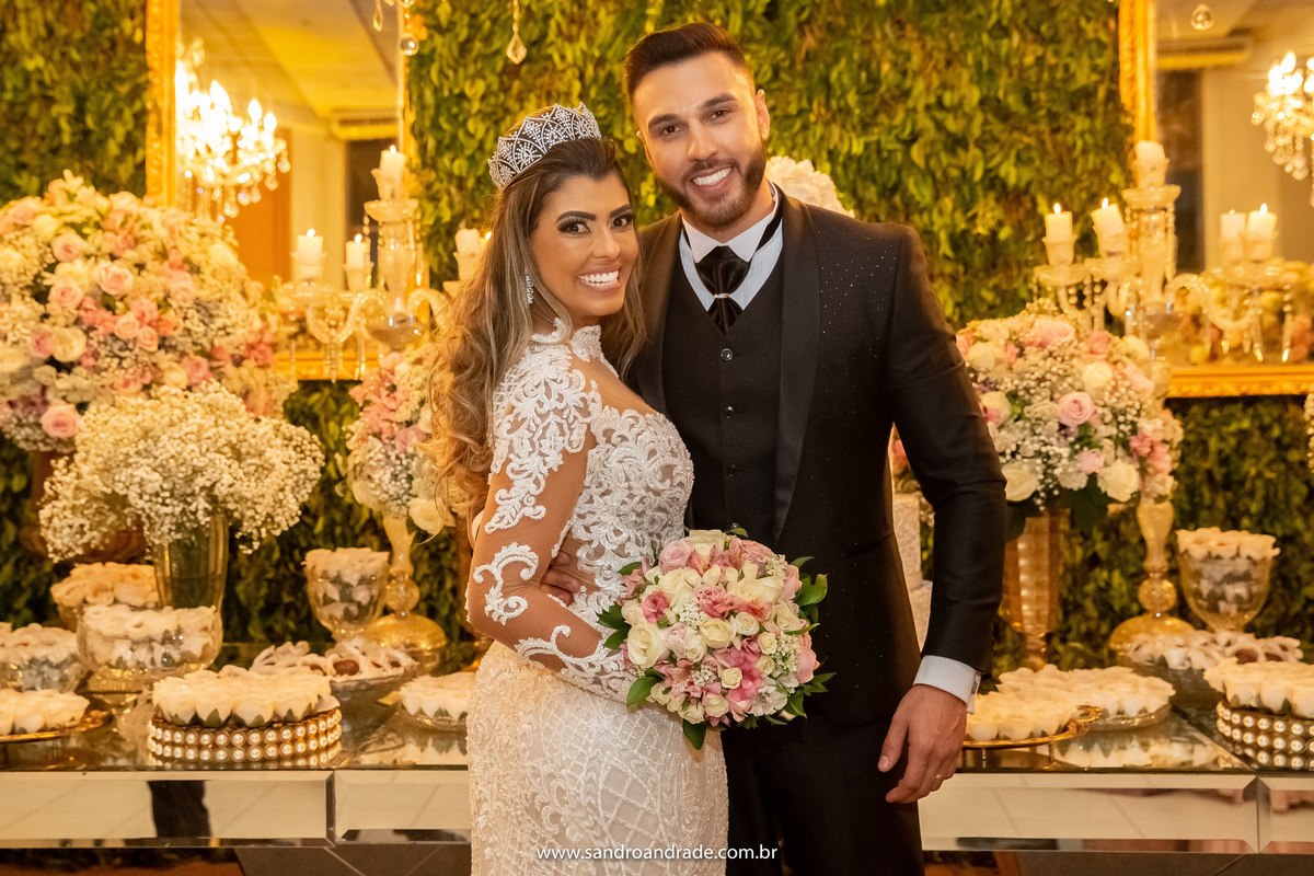 Eles posam para as lentes de um dos melhores fotógrafos de casamento, Sandro Andrade foi o escolhido por Wanessa e Sandro, esse casal top.