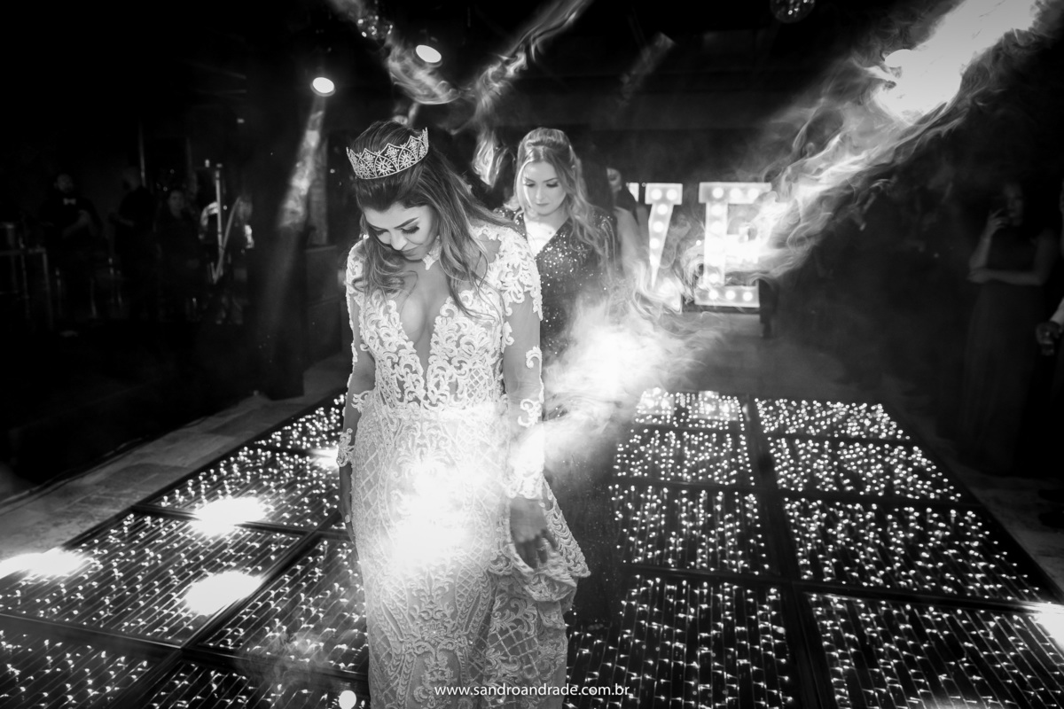 Que desce e rebola...a noiva arrasa na dança.