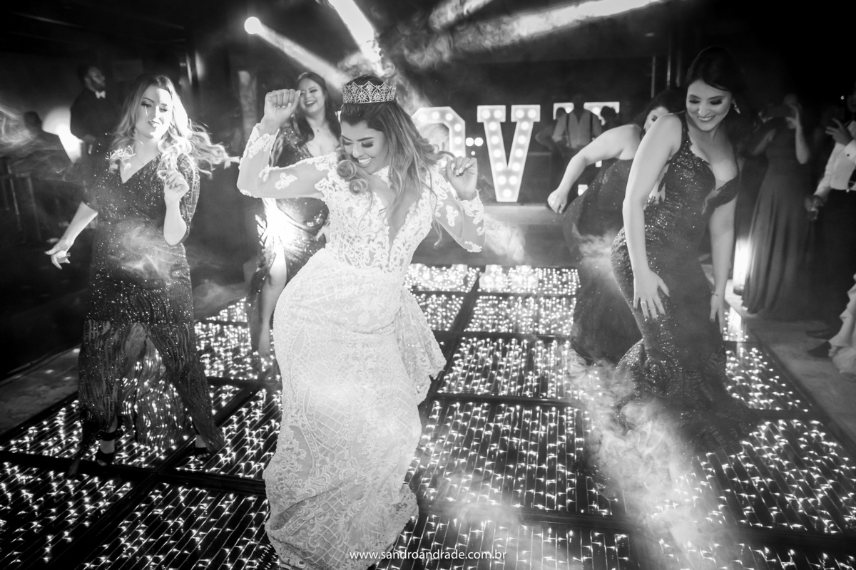 Se divertindo ela continua até o finalzinho .