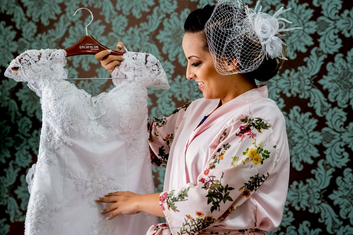 A noiva e seu lindo vestido Débora Borges