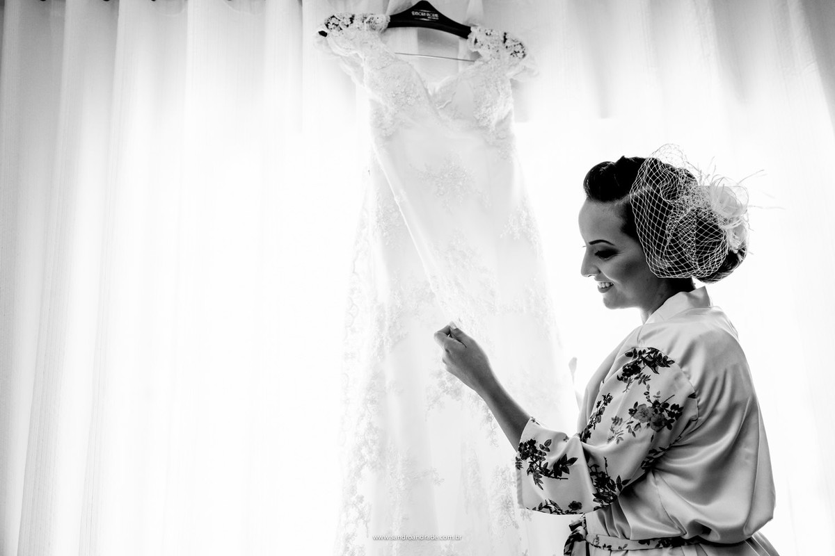 Daqui a pouco o vestirei