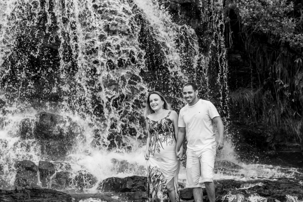 sse ensaio foi realizado no dia 26.02.2019, mas como só agora estamos tendo tempo para colocar o site em dia, espero que gostem. O casal na cachoeira de Mumunhas no Paraíso na Terra.