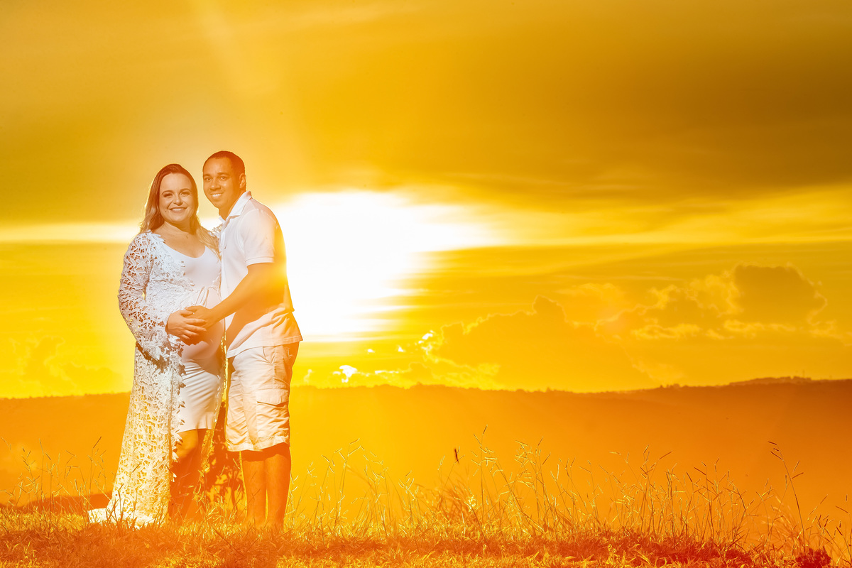 Retrato do casal em tons de amarelo...