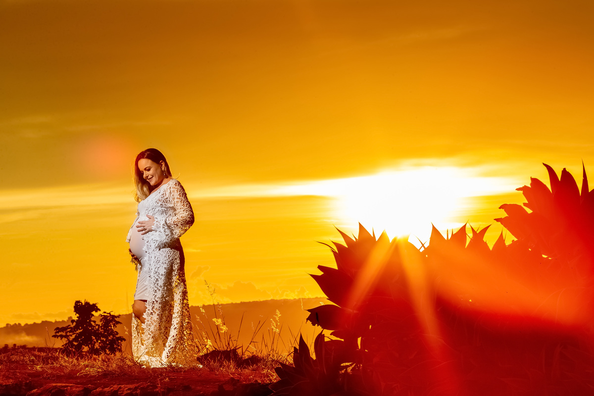 Ensaio gestacional da querida Sarah, gestando a Gigi já nos últimos dias da sua gravidez, com um por sol espetacular no Paraíso na Terra, em Brazlândia.