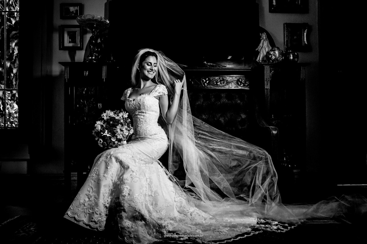 Fotografia feita por Sandro Andrade na previa da noiva  Flavia, uma novinha delicada e de sorriso marcante.