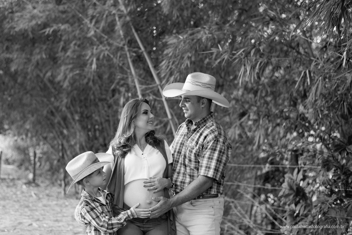 gestante country e familia em ensaio gestante feito por paula freitas fotografia em guaratingueta