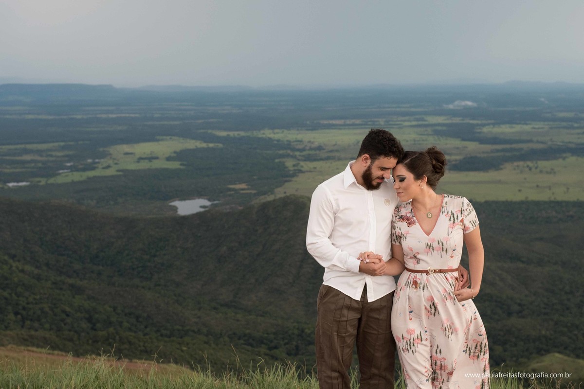 ensaio fotografico pre casamento de mariana e lucas feito na chapada dos guimarães em mato grosso fotografado por paula freitas fotografia