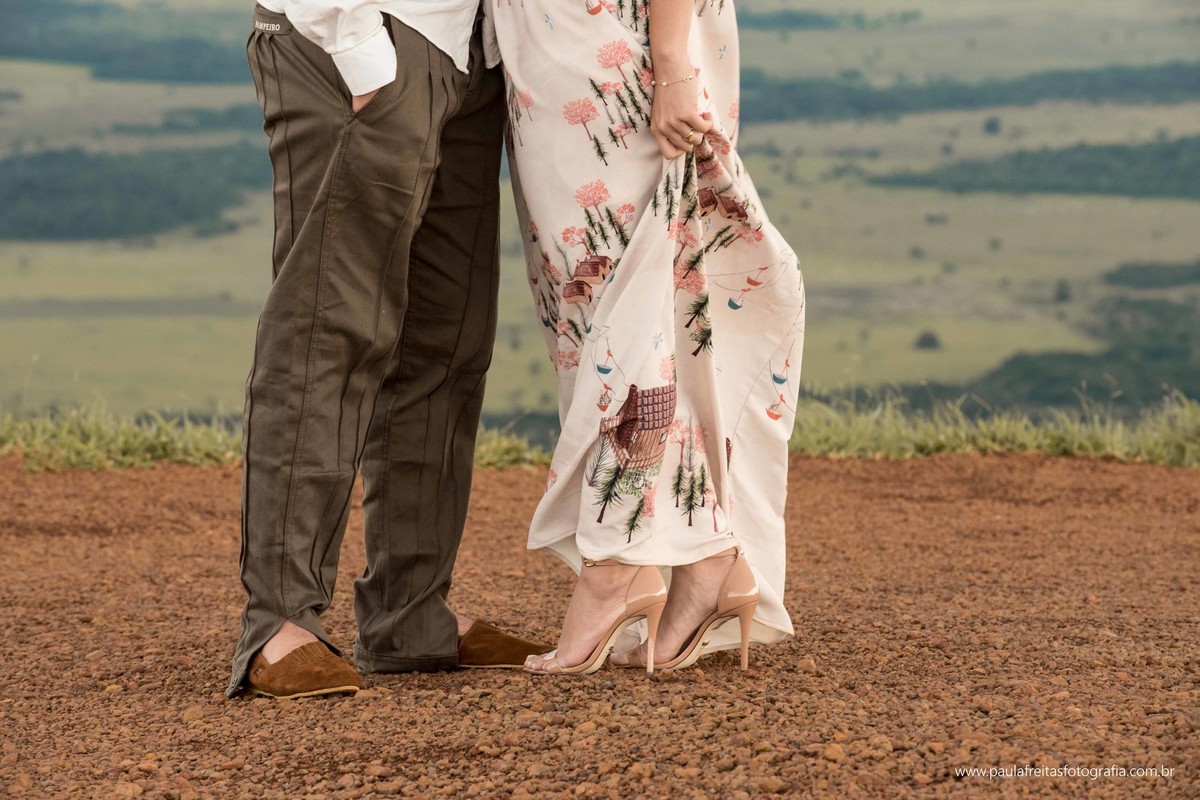 ensaio fotografico pre casamento de mariana e lucas feito na chapada dos guimarães em mato grosso fotografado por paula freitas fotografia