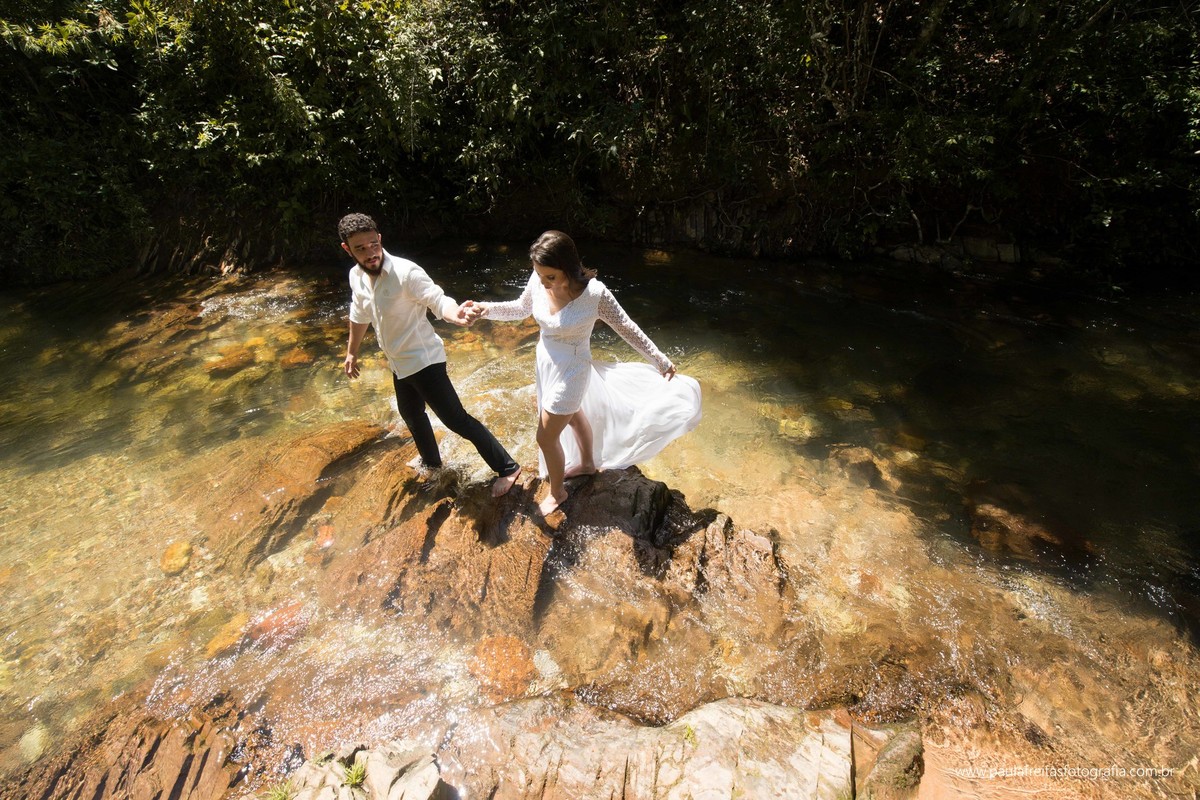 ensaio fotografico pre casamento de mariana e lucas feito na chapada dos guimarães em mato grosso fotografado por paula freitas fotografia