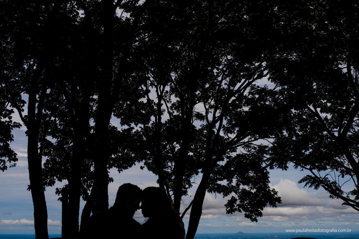 ensaio fotografico pre casamento de mariana e lucas feito na chapada dos guimarães em mato grosso fotografado por paula freitas fotografia