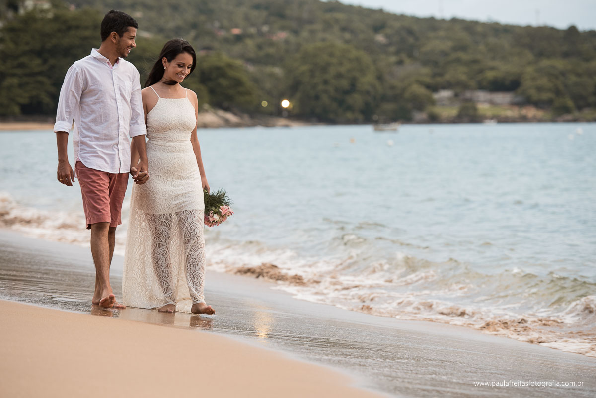 book de casal na praia em ilhabela