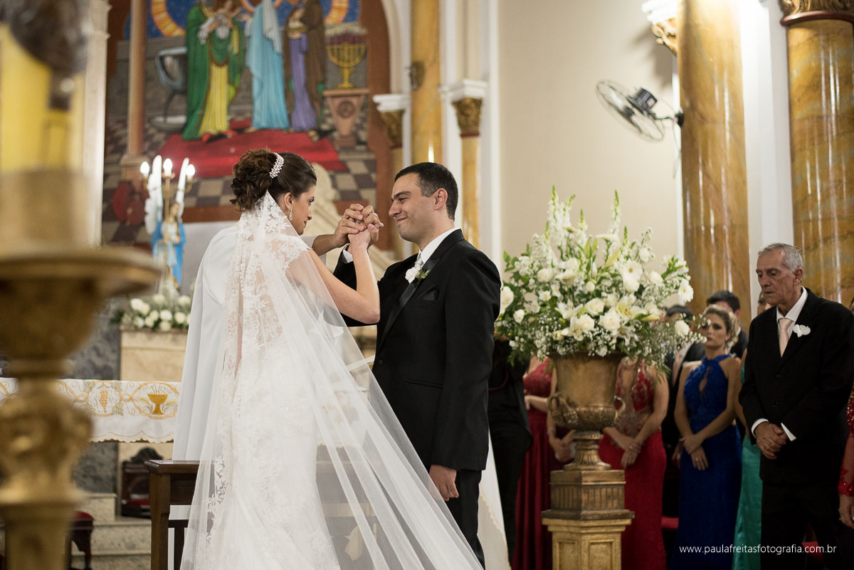 casamento de renata e ériton realizado na matriz de lorena,sp e recepção no pesqueiro recanto do bosque em lorena,sp. fotografado por paula freitas fotografia