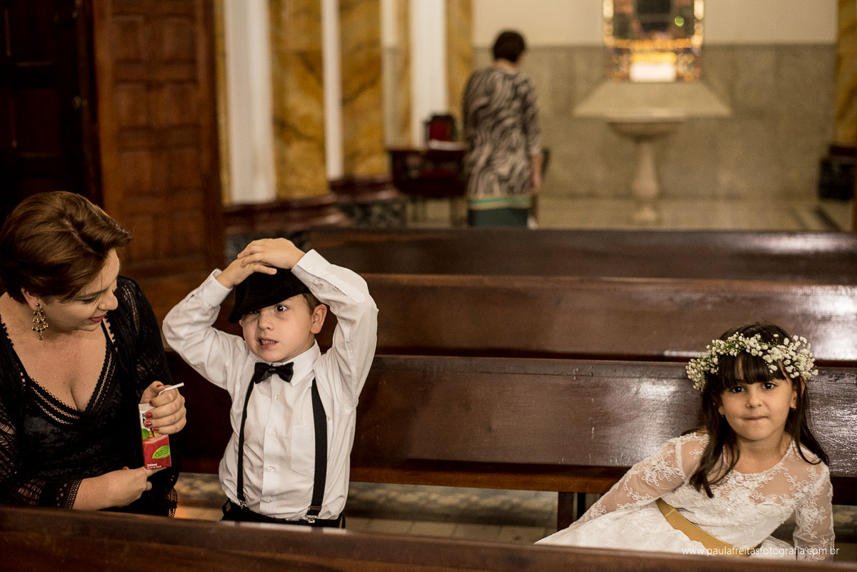 casamento de renata e ériton realizado na matriz de lorena,sp e recepção no pesqueiro recanto do bosque em lorena,sp. fotografado por paula freitas fotografia