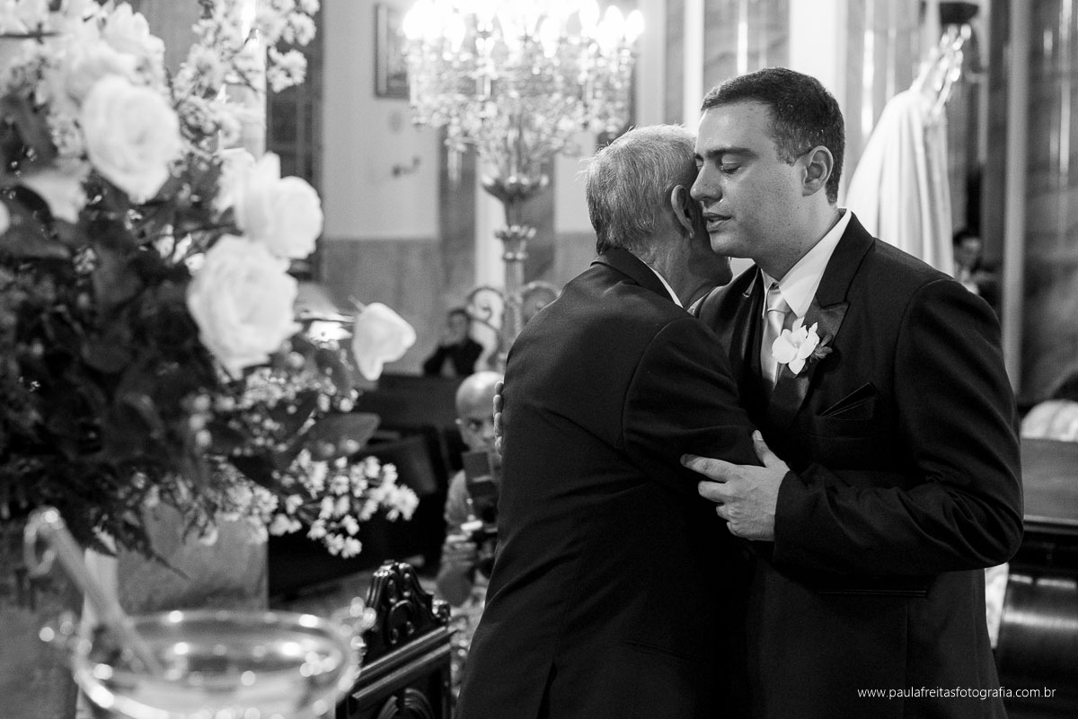 casamento de renata e ériton realizado na matriz de lorena,sp e recepção no pesqueiro recanto do bosque em lorena,sp. fotografado por paula freitas fotografia