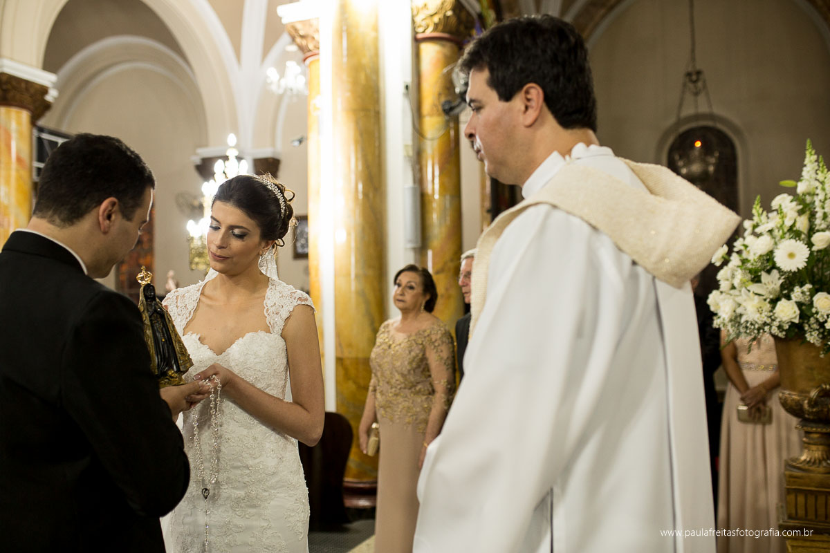 casamento de renata e ériton realizado na matriz de lorena,sp e recepção no pesqueiro recanto do bosque em lorena,sp. fotografado por paula freitas fotografia