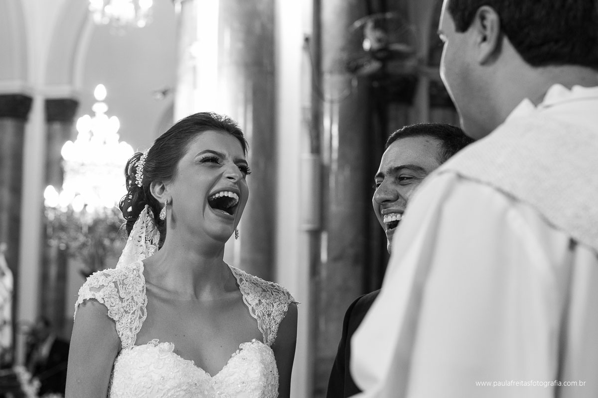 casamento de renata e ériton realizado na matriz de lorena,sp e recepção no pesqueiro recanto do bosque em lorena,sp. fotografado por paula freitas fotografia