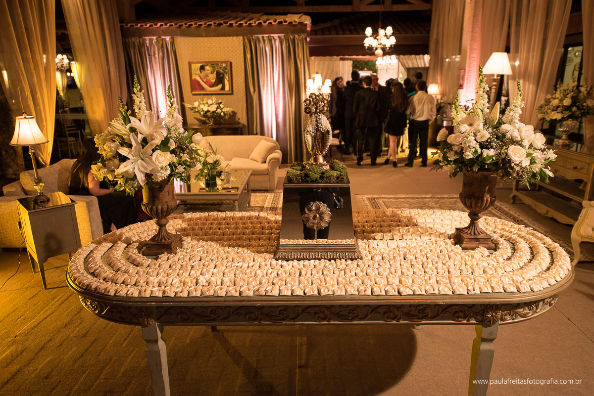 casamento de renata e ériton realizado na matriz de lorena,sp e recepção no pesqueiro recanto do bosque em lorena,sp. fotografado por paula freitas fotografia