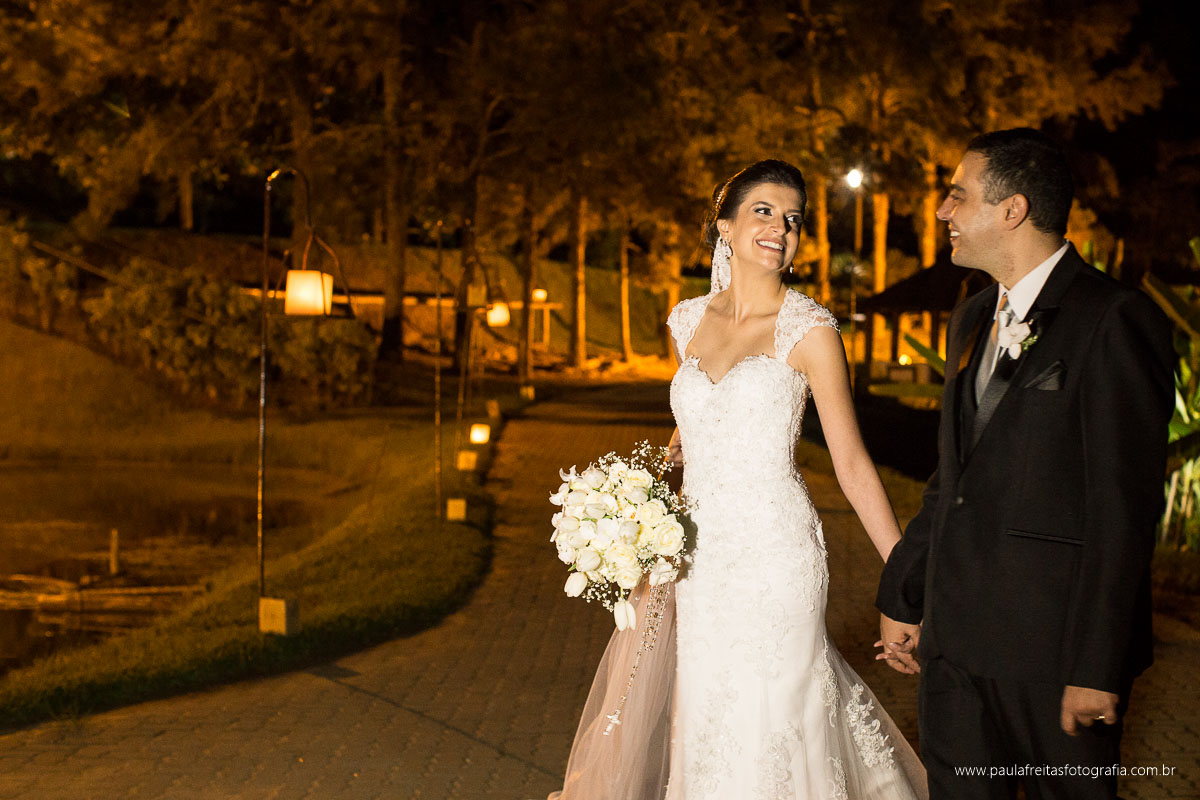 casamento de renata e ériton realizado na matriz de lorena,sp e recepção no pesqueiro recanto do bosque em lorena,sp. fotografado por paula freitas fotografia
