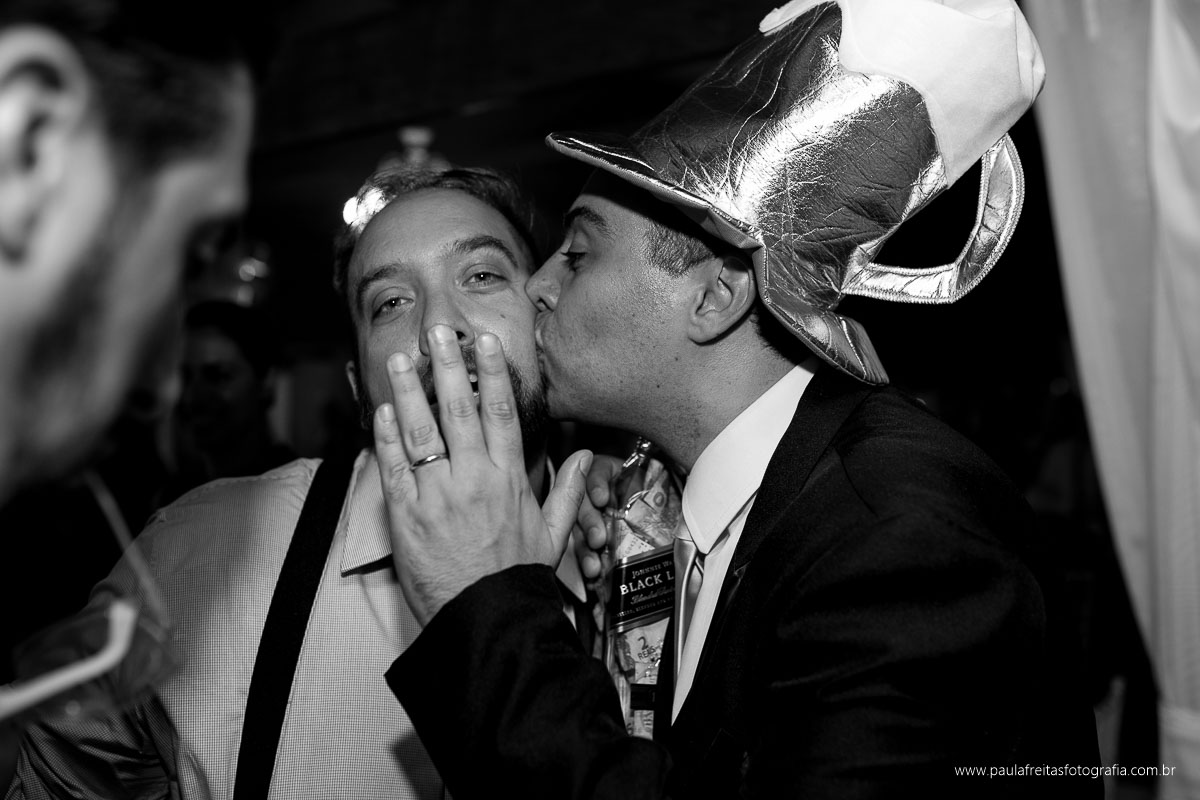casamento de renata e ériton realizado na matriz de lorena,sp e recepção no pesqueiro recanto do bosque em lorena,sp. fotografado por paula freitas fotografia