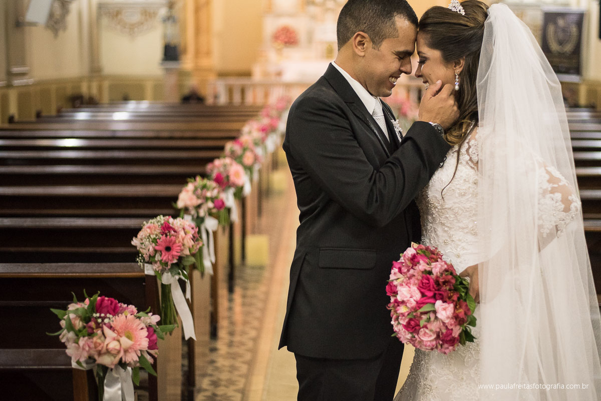 ensaio fotografico dos noivos no dia do casament