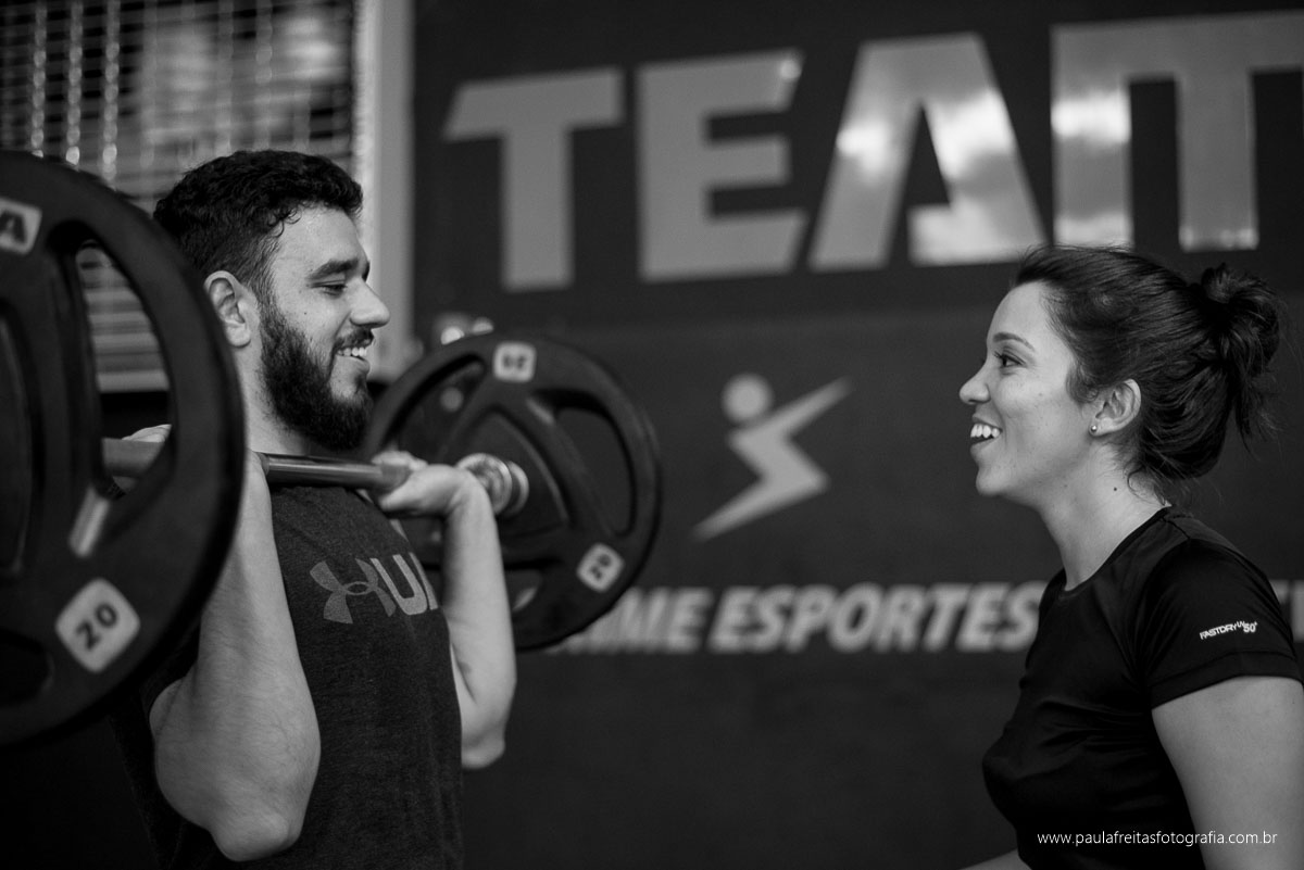 ensaio de casal feito na academia team nogueira e fotografado por paula freitas fotografia