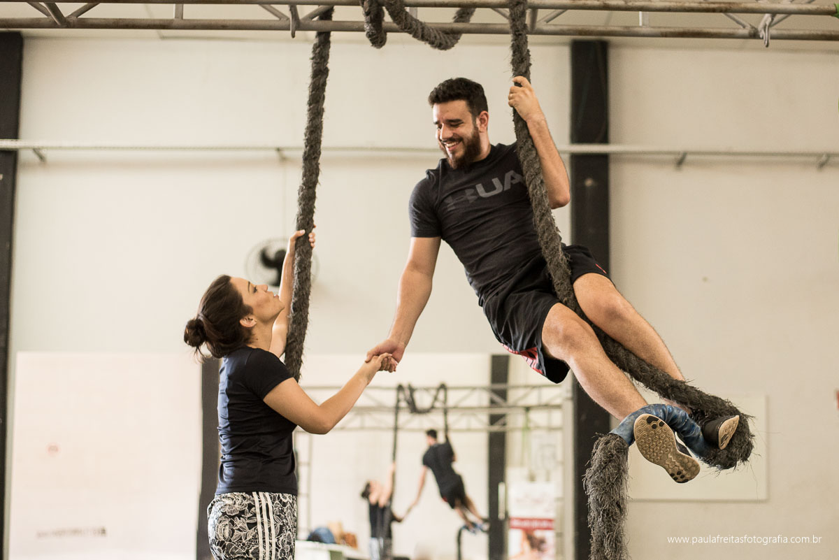 ensaio de casal feito na academia team nogueira e fotografado por paula freitas fotografia